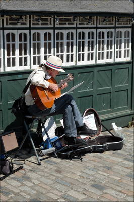 Hitchin Busker 